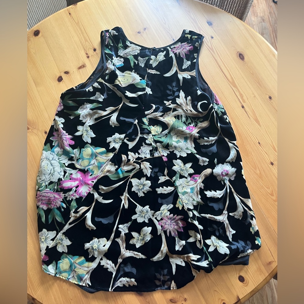 Sleeveless burn-out velvet top